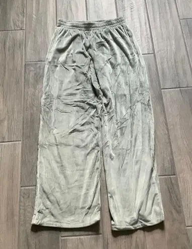 Dynamite  green velour pants