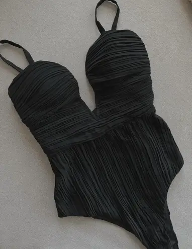 Ruched Cutout Bodysuit (sizes XS
