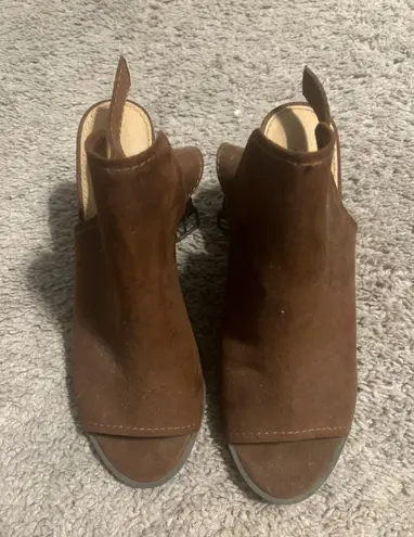 American Eagle Brown Heels