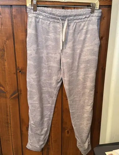 Vuori ** Performance Joggers Pants * Light Gray Camo* DreamKnit*,