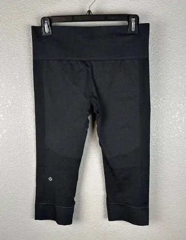 Lululemon  Seamlessly Street Crop Size 8 Legging Pant 17" Black Compression