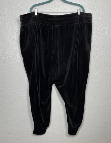 Lane Bryant Livi  Women Plus Size 26/ 28 Black Metro Velour Jogger Pockets Pants