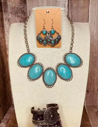 New Fashion Jewelry Southwest Faux Turquoise Statement Necklace, Earrings & Bracelet Set Blue