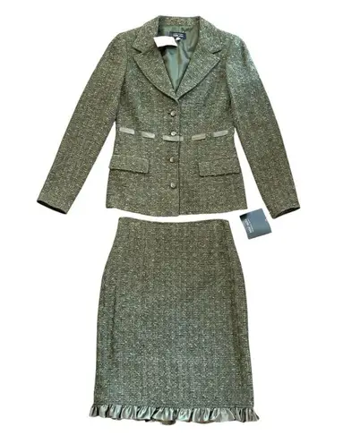 Rickie Freeman TERI JON two piece skirt suit, size 2, NWT Green