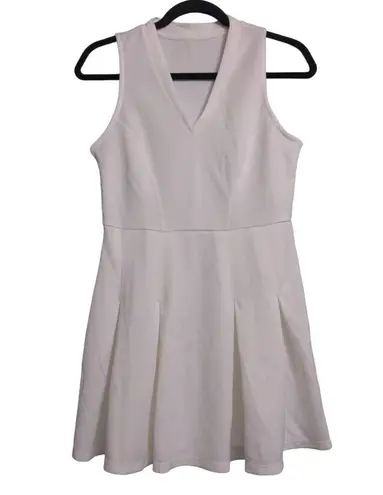 Halara V Neck Sleeveless Side Zipper Pleated Mini Golf Dress White S
