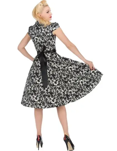Hearts & Roses Black Black Cream Rose Tea Dress Floral Retro Newsprint Swing Size 10