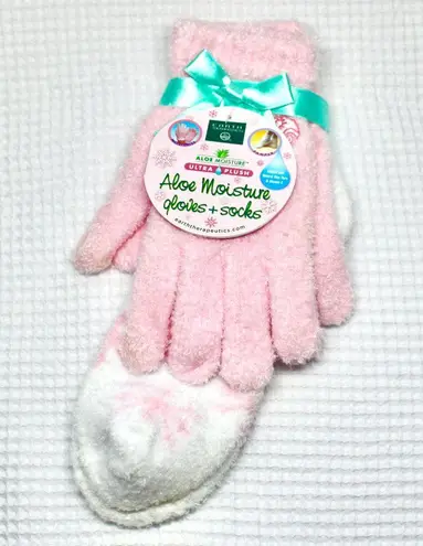 NWT Earth Therapeutics Pink Snowflake Aloe Vitamin E Moisture Gloves and Socks