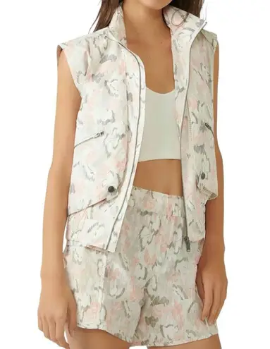 NEW Free People FP Movement Off The Grid Printed Ivory Hooded Vest size Medium Gray