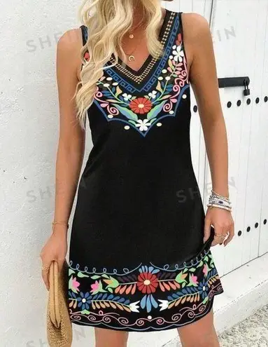 SheIn  Black Floral Print V-Neck Sleeveless Dress