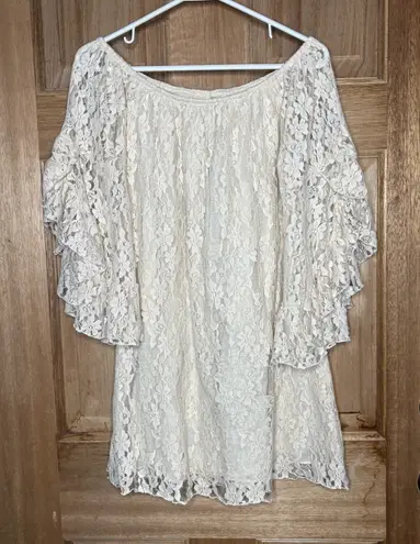 Elan women’s boho Cream Lace Blouse with Ruffled Sleeves size L