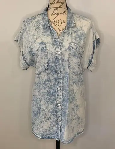 Thread and Supply  acid wash chambray button front shirt top S