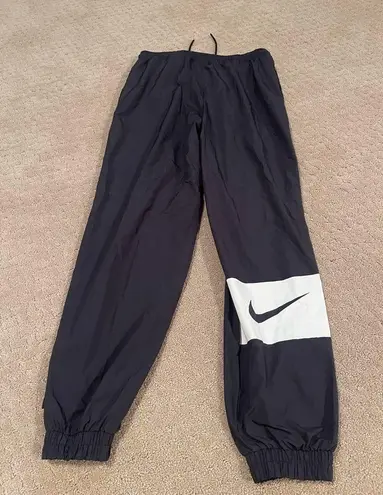 Nike  Swoosh Jogger Pants Size Small. Bin 9