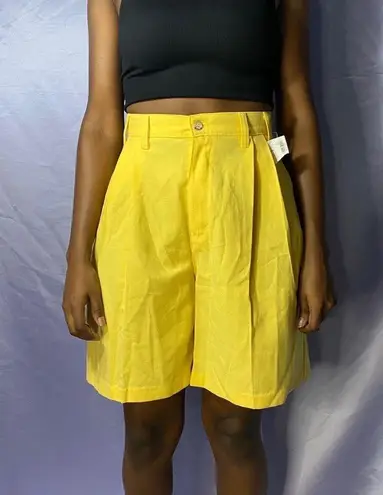 Bermuda Vintage 90s High waisted yellow  shorts