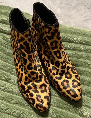 Bleecker and Bond EUC Women’s Riley-2 Leopard Print Calf Hair Booties Size 8.5