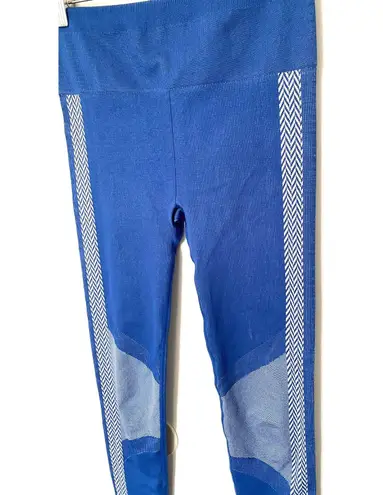 Fabletics  High Waisted Blue White Seamless Check Light Compression Legging Sz M