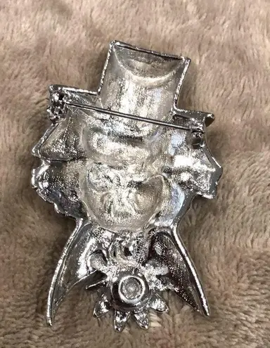 Vintage Silver Happy Clown Wearing Stove Pipe Hat and Flower Bowtie Pin Brooch