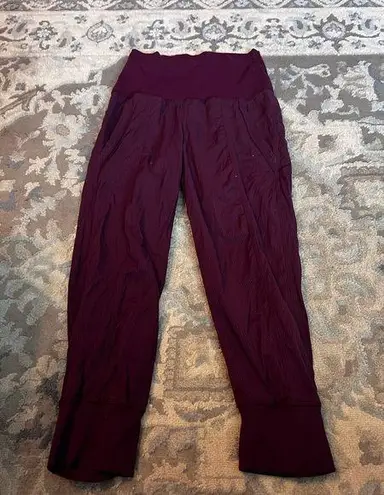 Lululemon  Maroon Dance Studio Jogger Cropped Size 2