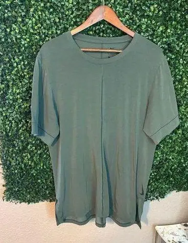 Nike Green Yoga Oversized Short Sleeve Size Large