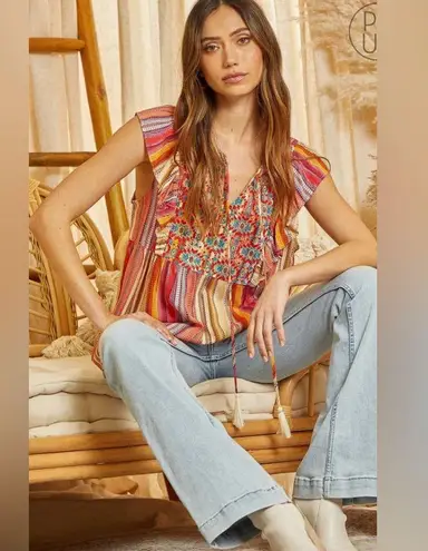 NWOT Savanna Jane Aztec Embroidered woven top size medium Red
