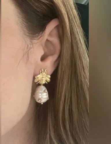 Gorgeous Bee Cultured Baroque Freshwater Pearl Drop Earrings Matte Gold