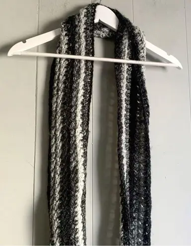 Hand Crafted Loose Woven Striped Chunky Knit Scarf OS Black