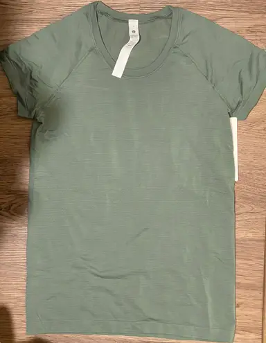 Lululemon NWT Swiftly Tech Short Sleeve Shirt