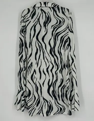 Pretty Little Thing NEW PLT  Zebra Print Bodycon Dress Long Bell Sleeves Size 8