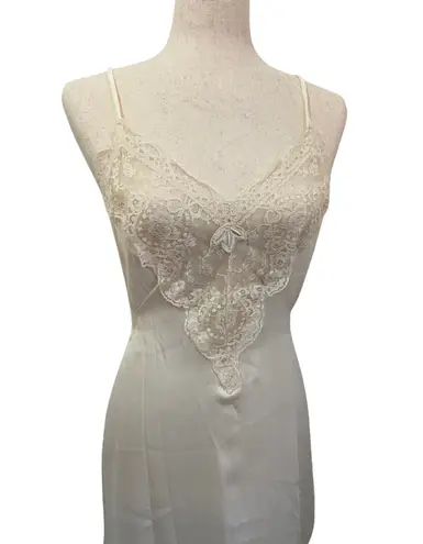 Pinehurst Lingerie Vintage Off-White Cream Robe Nightgown Set Size Medium New with Tags 0597B