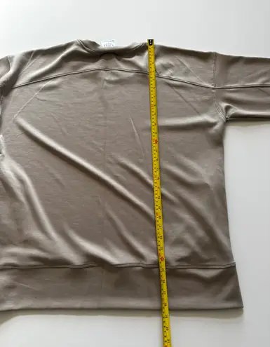 Sage Ladies' Crew Neck Scuba Cozy Top with Side Pockets, Tan Large New with Tag