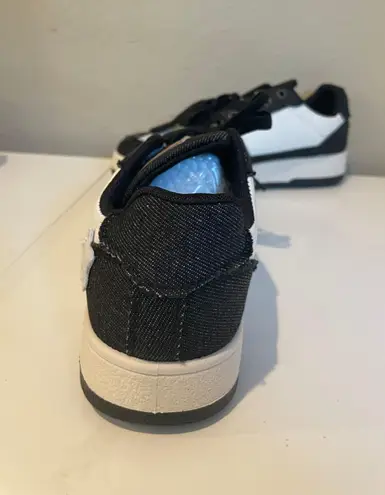 Star Black and White Sneakers Size 6