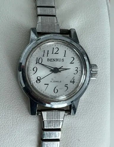 Benrus Ladies Watch Rare Vintage Mechanical Winding 17 Jewels Stretch Bracelet