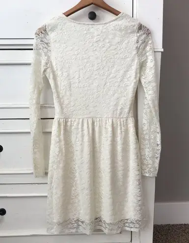 Divided COPY - H&M  Off White Lace Dress. Size XSmall