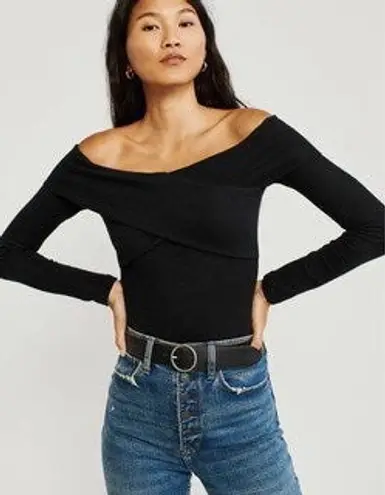 Abercrombie & Fitch Soft A&F Cozy Off the Shoulder Knit Long Sleeve Top in Black