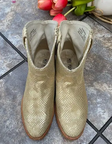 Miz Mooz Cabana Metallic Gold Snake Short Western Boots 7 Flashy