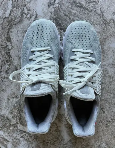 on cloud Cloudswift Running Shoes