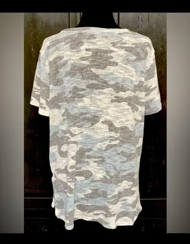 Cherish shades of gray camouflage shortsleeved blouse XL