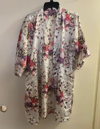 Womens Satin Kimono Sleep Robe M 40” White W/ Pink Purple Floral Flowers Size M