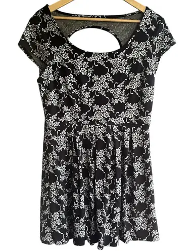Paper Dolls Paper Doll Black and White Floral Skater Mini Dress Women's XL Stretch Casual