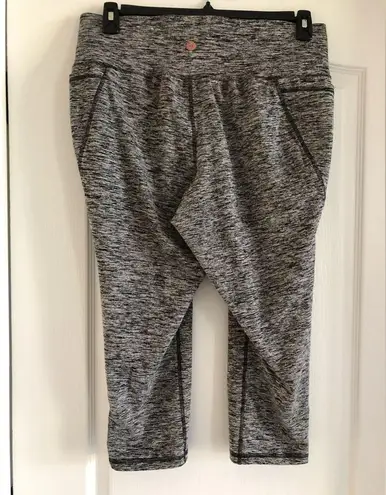 Lane Bryant Livi Active Leggings by  Grey Heather Cropped Capri Size 14/16