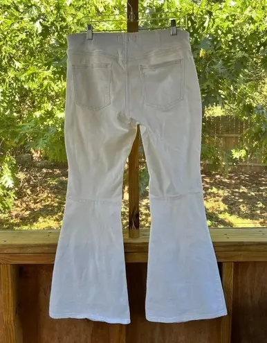 We The Free Free People  Penny Pull On Flare jeans Ivory Size 31