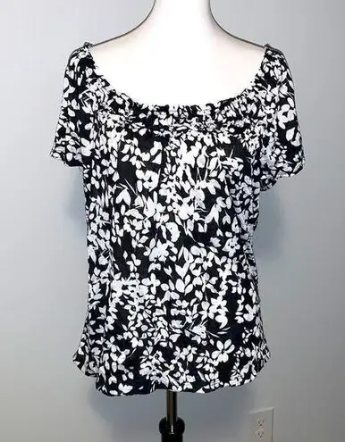 Elle Black White Floral Must Have Crinkle Short Sleeve Tee Sz Large NWT