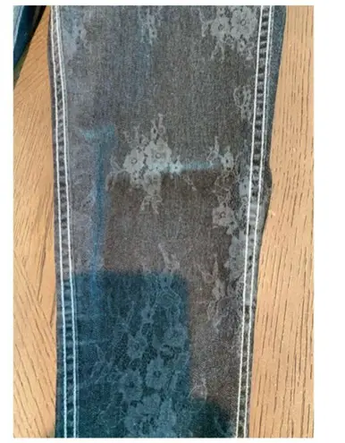 Bleulab Like new reversible cropped skinny jeans. Fits size 4