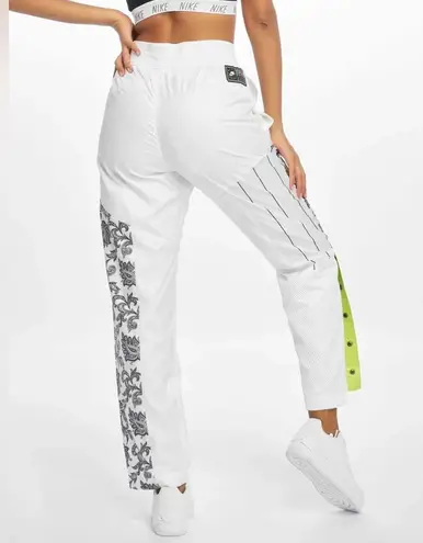 Nike  Women's Woven Track Trousers Sweats Pants Joggers White/Black Size XS New