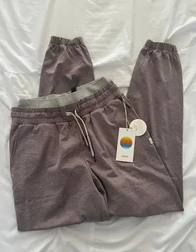 Vuori Halo Warmup Jogger  NWT