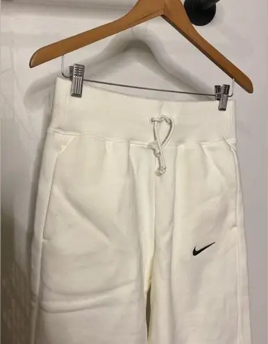 Nike  Fleece High Rise Cropped Sweatpants