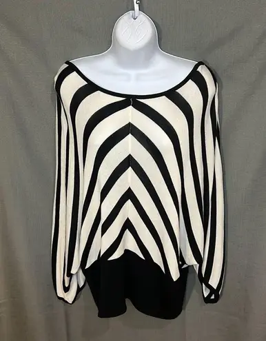 Cyrus Batwing Striped Tunic/Top, size Medium