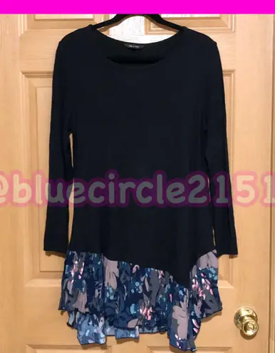 Yak N Yeti Long Sleeve Tunic Top Black with Floral Ruffled Trim •Size Medium