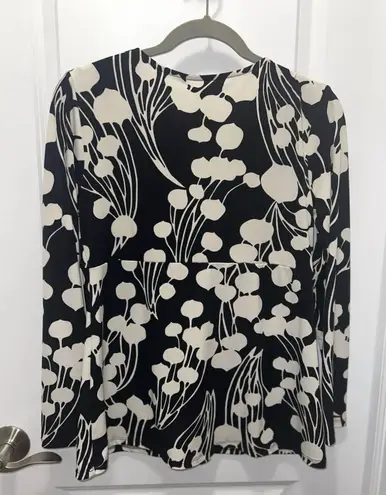 Linda Leal Woman’s Floral Black & White Deep Plunge V-neck Blouse Size Large