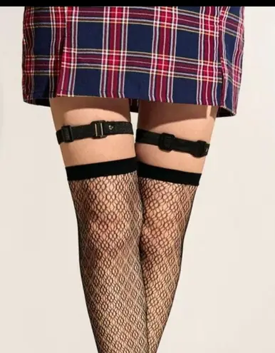 Minimalist Black Thigh Garters New