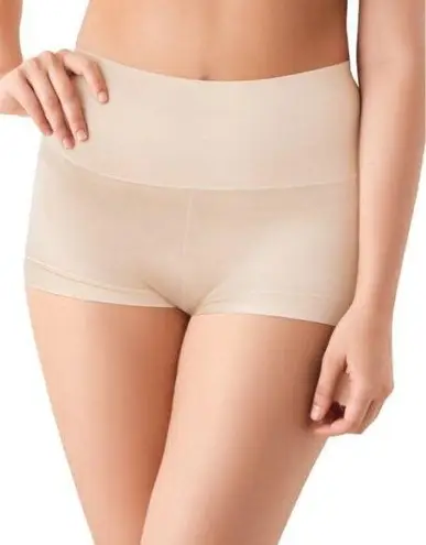 Maidenform NWT  Shaping Boyshort with Cool Comfort